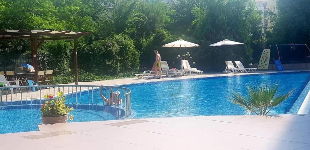 Family Apartments In Solmarin Pantai Sunny Luaran gambar